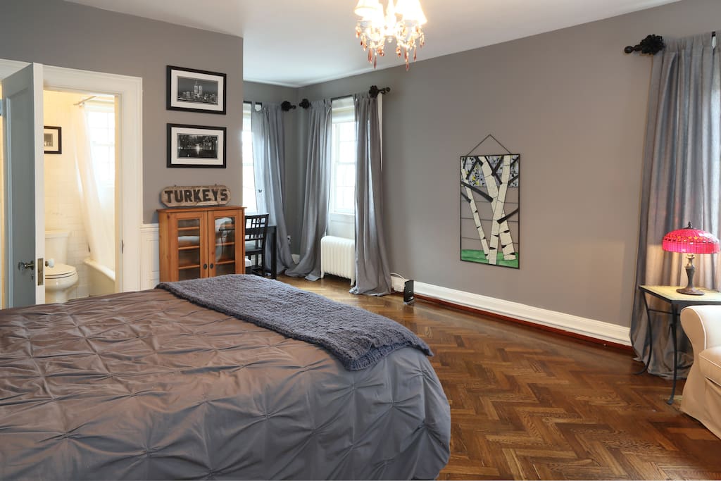 Silver Room