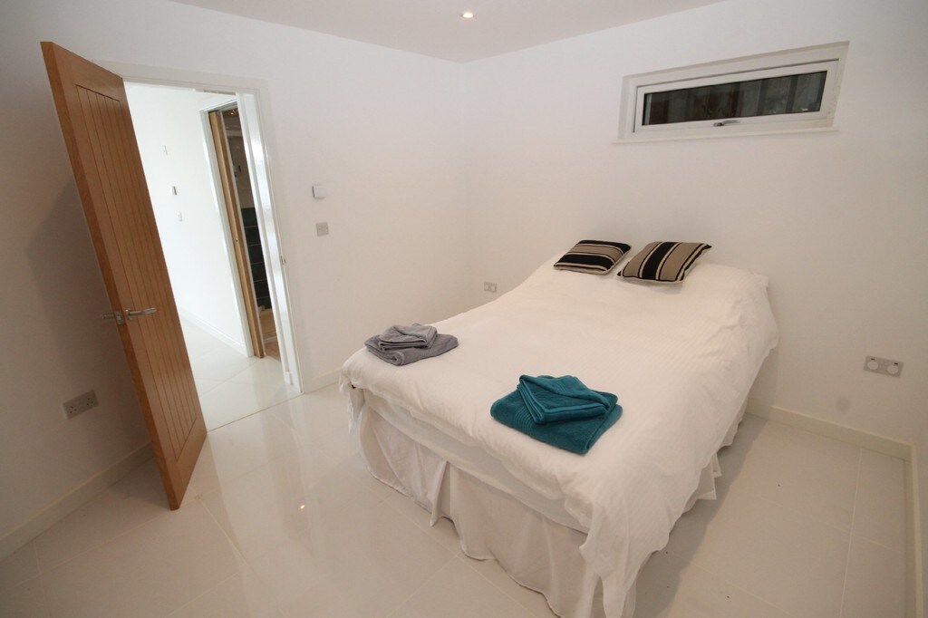 спалня 2 с баня в съседство