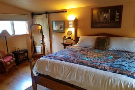 Mount Royal Snug in the heart of Frisco BCA44043