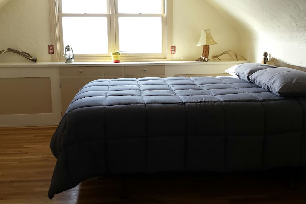 Queen bed