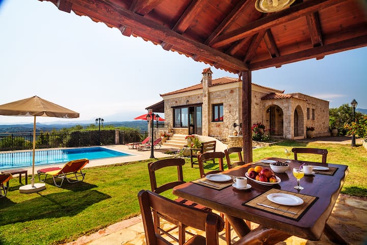 Traditional Holiday Villa with Panoramic View