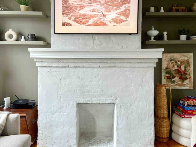 Eclectic Short North Escape. FREE Parking! gallery image 4