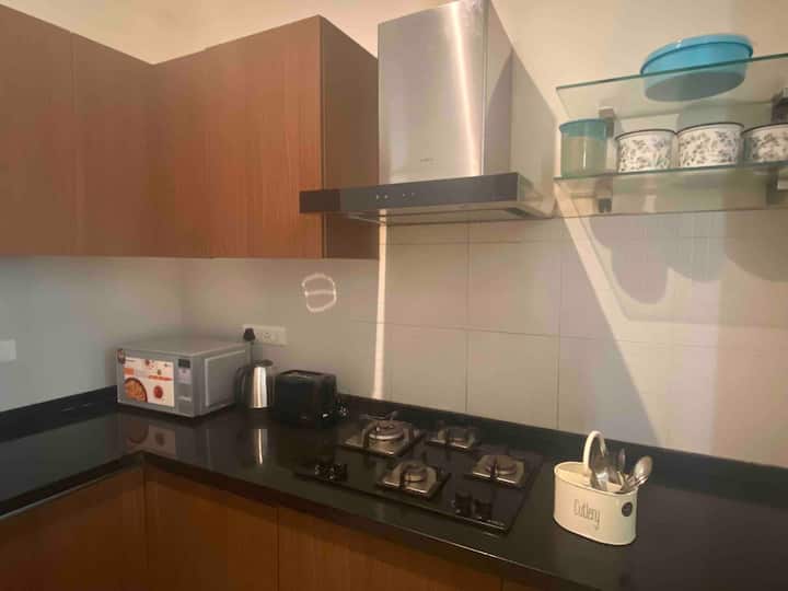 Full kitchen image 1