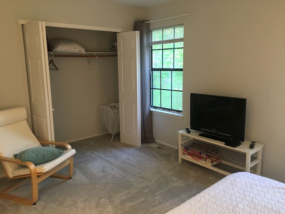 Private Bedroom (T.V with comcast, huge closet, and forest view!)