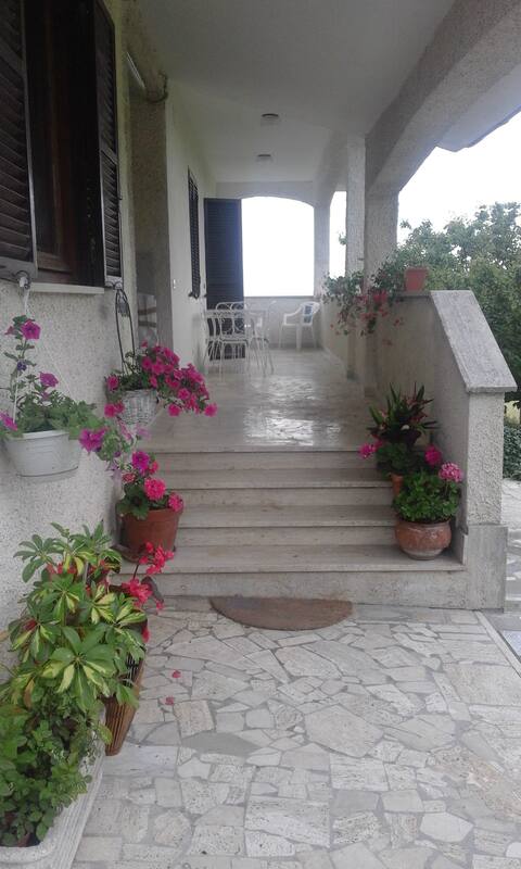 Delightful panoramic villa