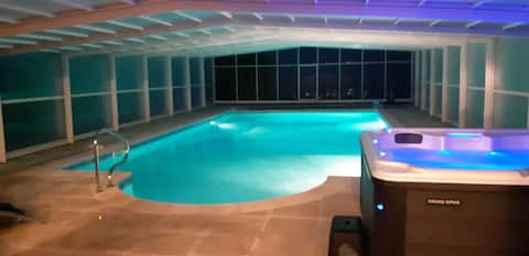 3 ROOMS private, unique place, jacuzzi and pétanque