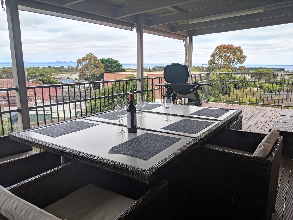 Ocean views with plenty of room to move 5 BRs Houses for Rent in