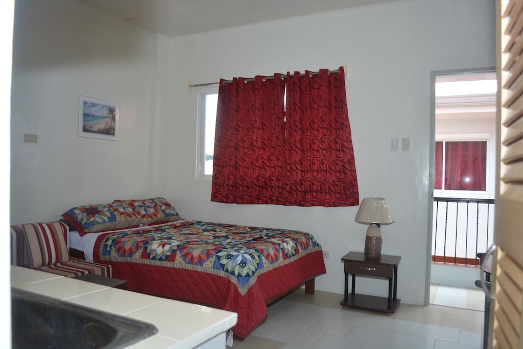 "Serenity and Harmony Studios" Suite Rooms Second Floor with Balcony