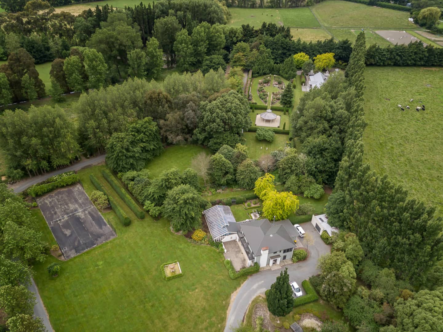 Pemberton - Large Home In Prebbleton 2