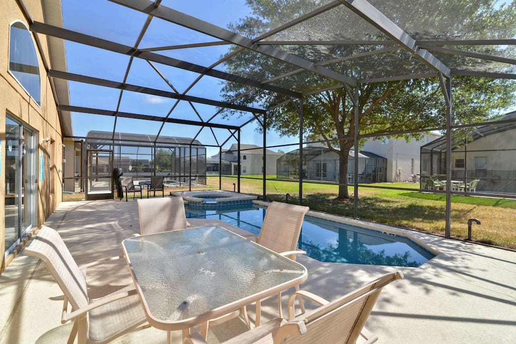 This private paradise is perfect for some fun in the sun. Enjoy the sparkling pool with bubbling spa surrounded by the large sun-drenched deck.