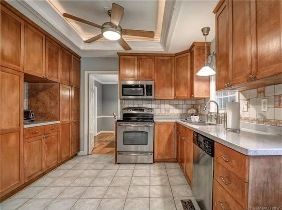 Fully equipped kitchen