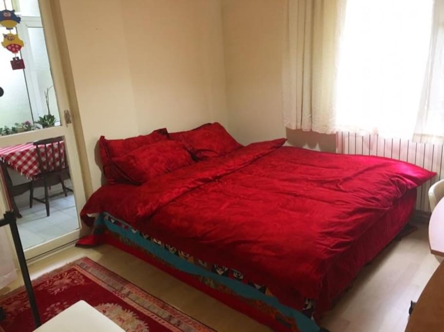 Double bed in guest room