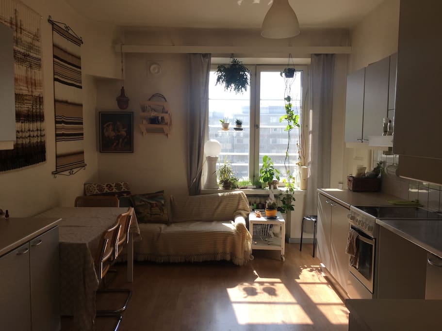 Our fully equipped kitchen and dining area. Plenty of spices.