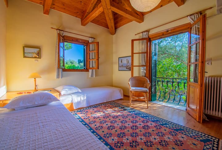 Bedroom 3 - Twin room, situated on first floor, two Single beds, air conditioned, closet