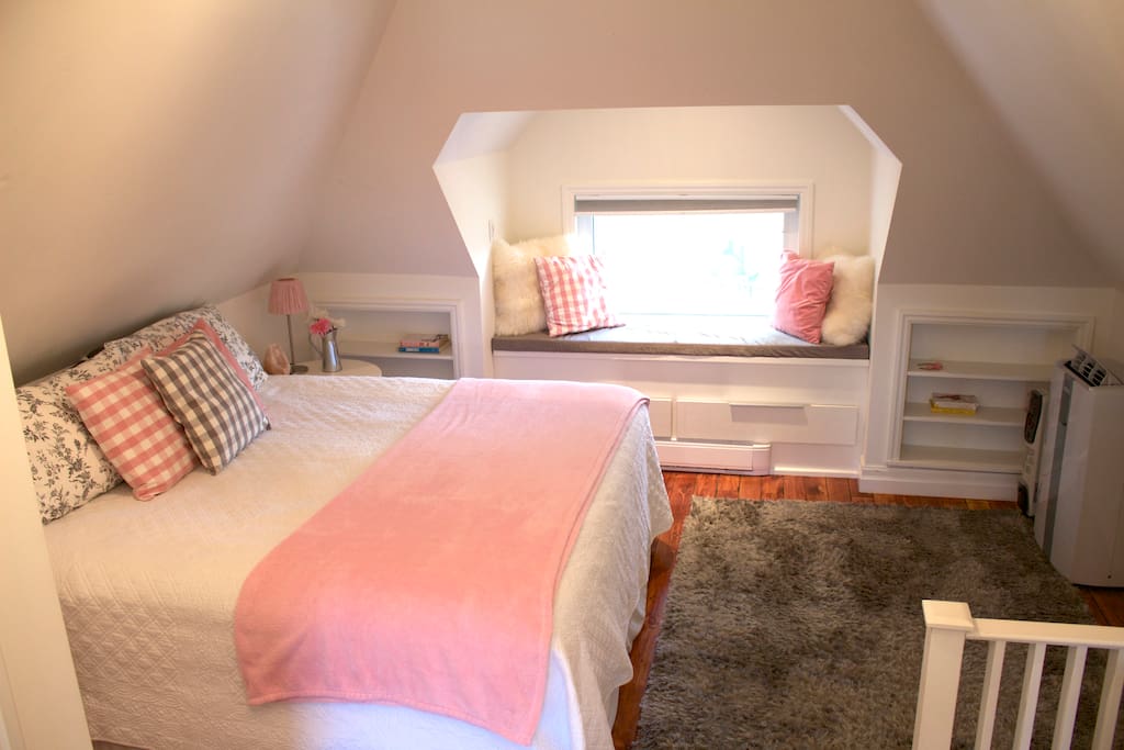 King bed, private loft with in-suite bathroom
