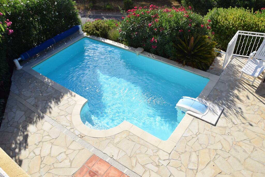 Vue piscine balcon