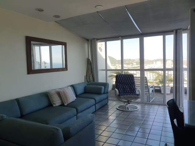 Cobertura frente mar com piscina e churrasqueira gallery image 2