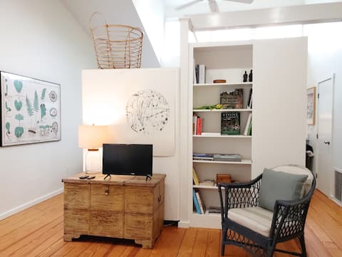 Beautifully Restored Cottage Studio