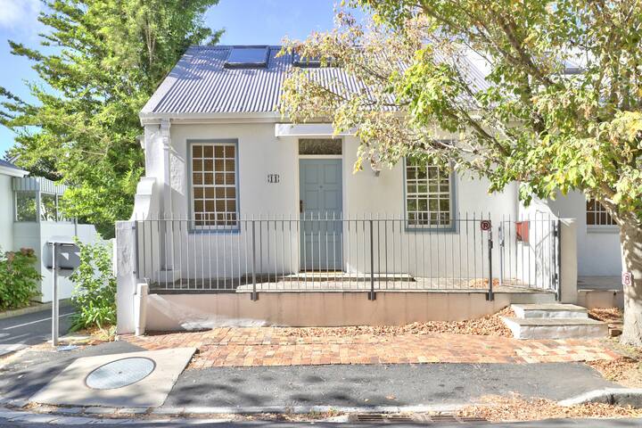 Oak Cottage: Newlands Village. gallery image 2