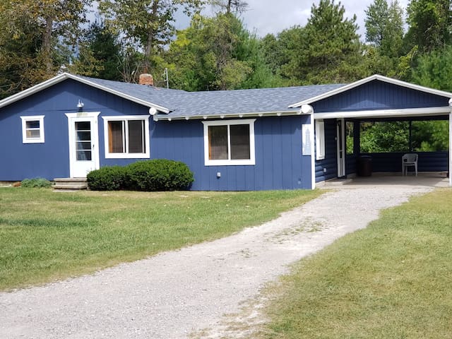 Beachside Cottages B Oscoda Michigan Cottages For Rent In Oscoda
