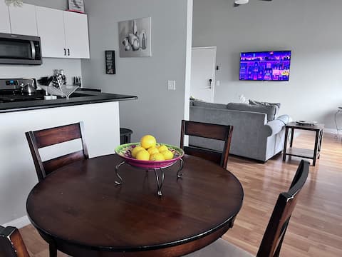 Entire Unit 1 Bedroom, 1 Bath Condo