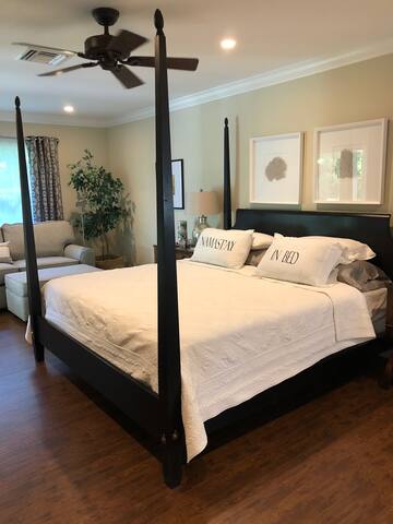 BOUTIQUE HOTEL STYLE MASTER SUITE