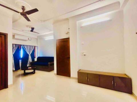 Tidy 2BHK flat near Banke Bihari - Radhe House