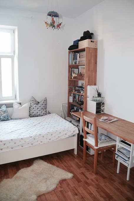 Room 1 - desk situation