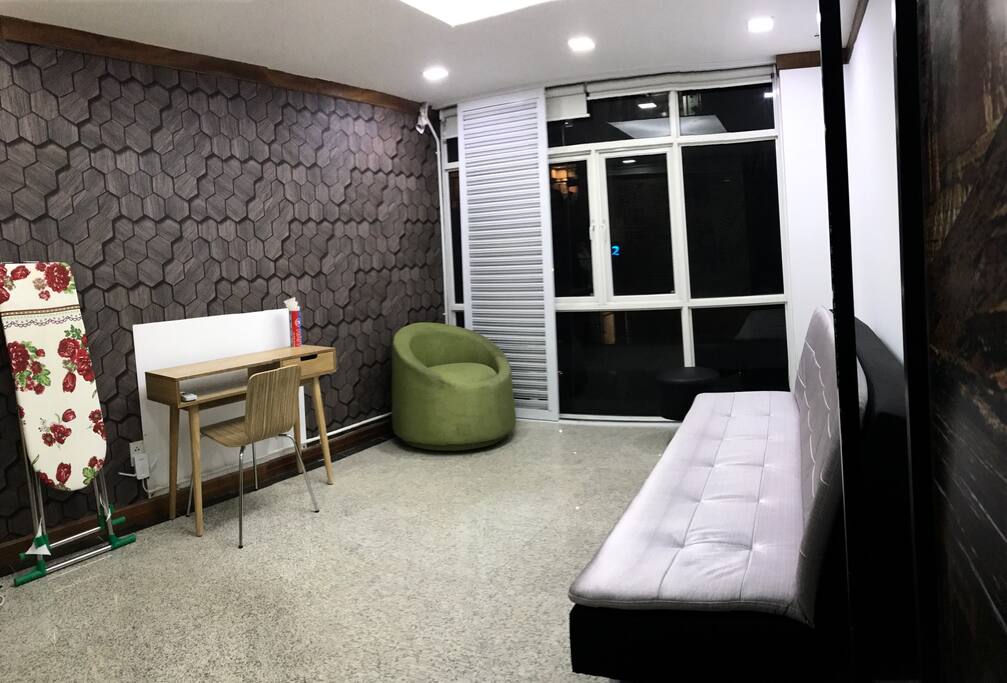 Common room . Working desk