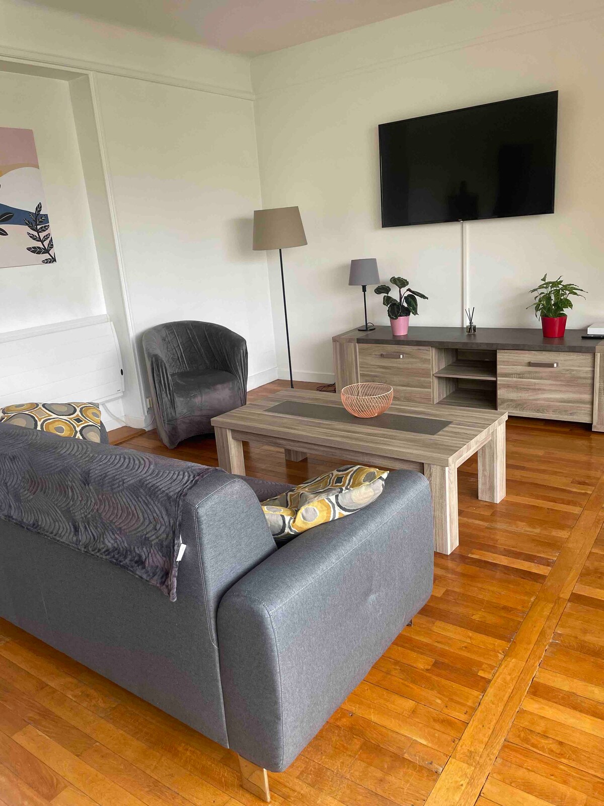 Erfolgreiche Airbnb-Immobilie: F4, 2 minutes from line P and rerE between Paris and Disney in Chelles