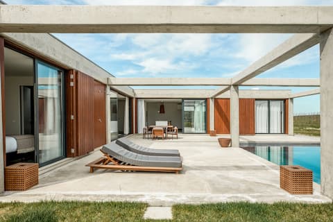 Lake Villa - 2 Bedrooms