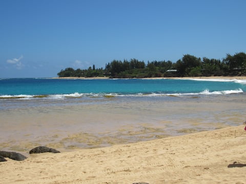 Popular Airbnb listing: Gorgeous views, Updated and AC! in Princeville
