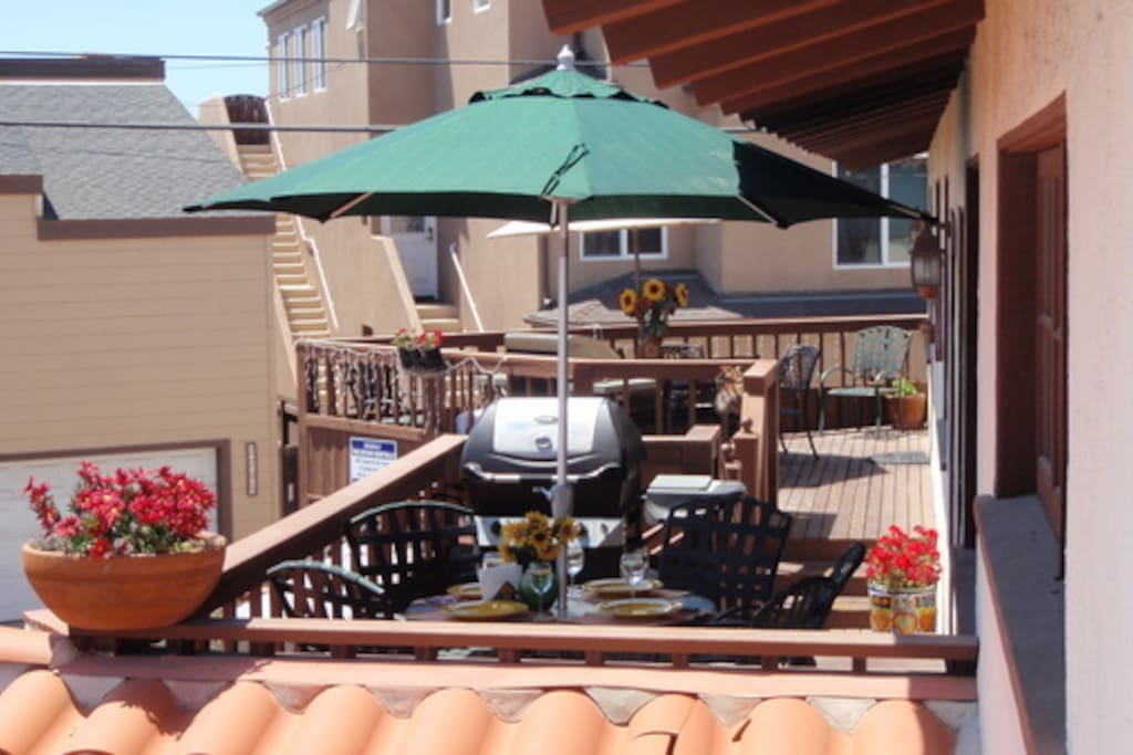 Outdoor Deck, with Ocean View! (Book adjacent unit too for family reunions or big groups!)