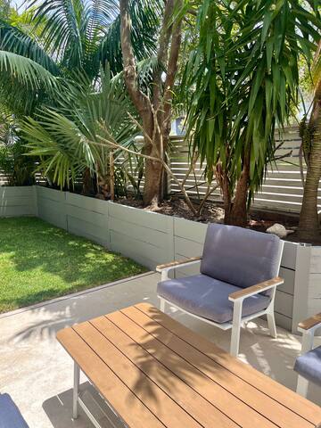 Manly with Private Tropical Garden gallery image 3