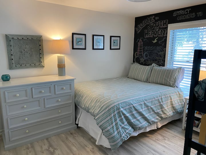 ห้องนอนที่สอง - เตียงควีนไซส์