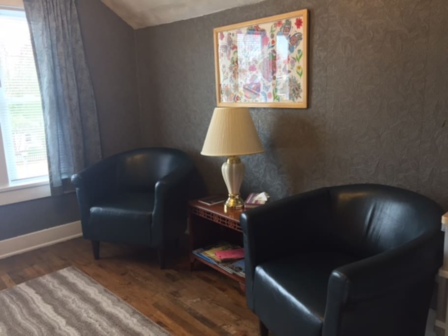 Sitting room/snack room