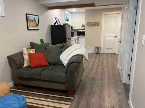 Top Airbnb: Adorable 1 bedroom suite in quiet neighbourhood in Saskatoon