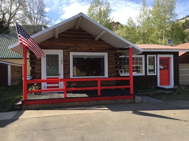 Sweet Creede Cabin! Walk anywhere in Creede