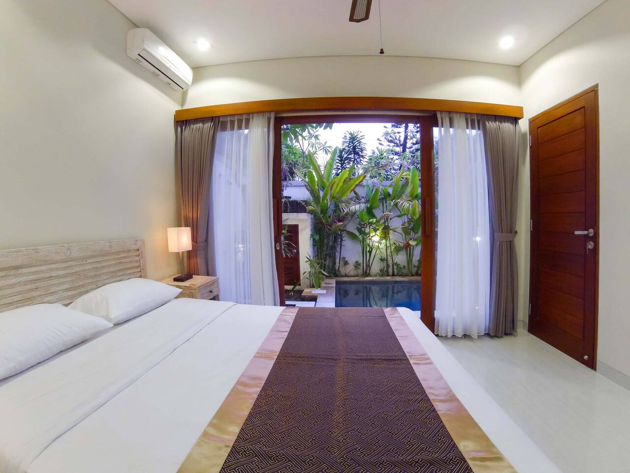 3BR Villa Duyung w/Breakfast short walk to Beach - Villas for Rent in