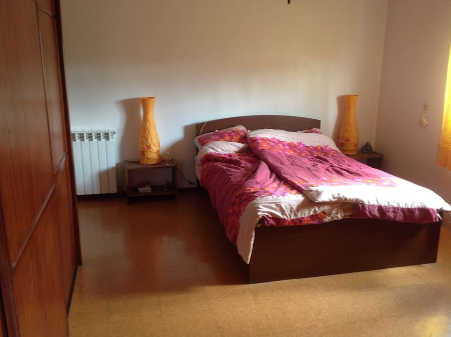 Private bedroom with own bathroom+toilet
