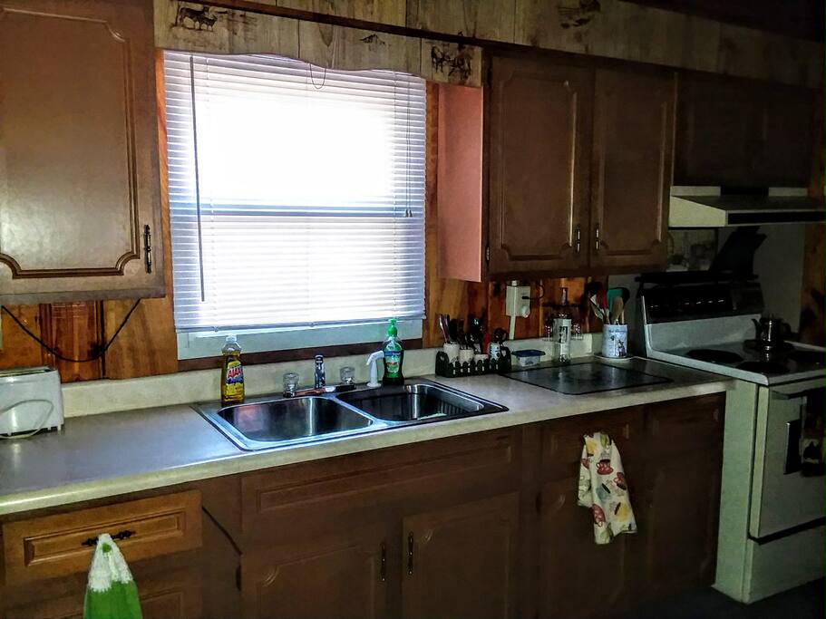 Full kitchen