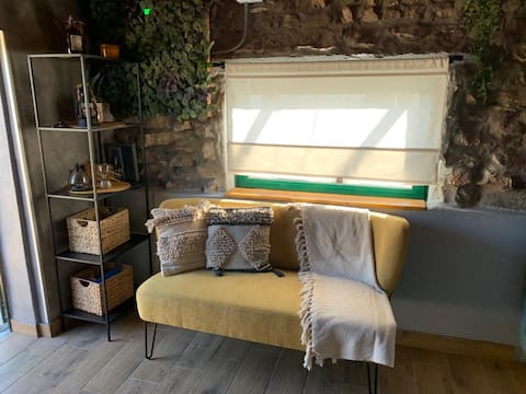 Top Airbnb: Mrđina house in Mali Iž