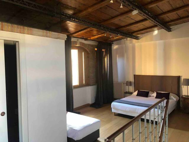 Terrace Apartment in Trevi Fountain -Spanish Steps gallery image 2