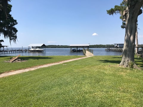 LARGE 2 bed/2 bath WATERFRONT - Top of Lake George