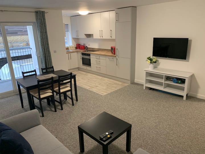 Flat 3, 2 bed, 2 bath, clean, bright & spacious. Flats for Rent in Ashford, England, United