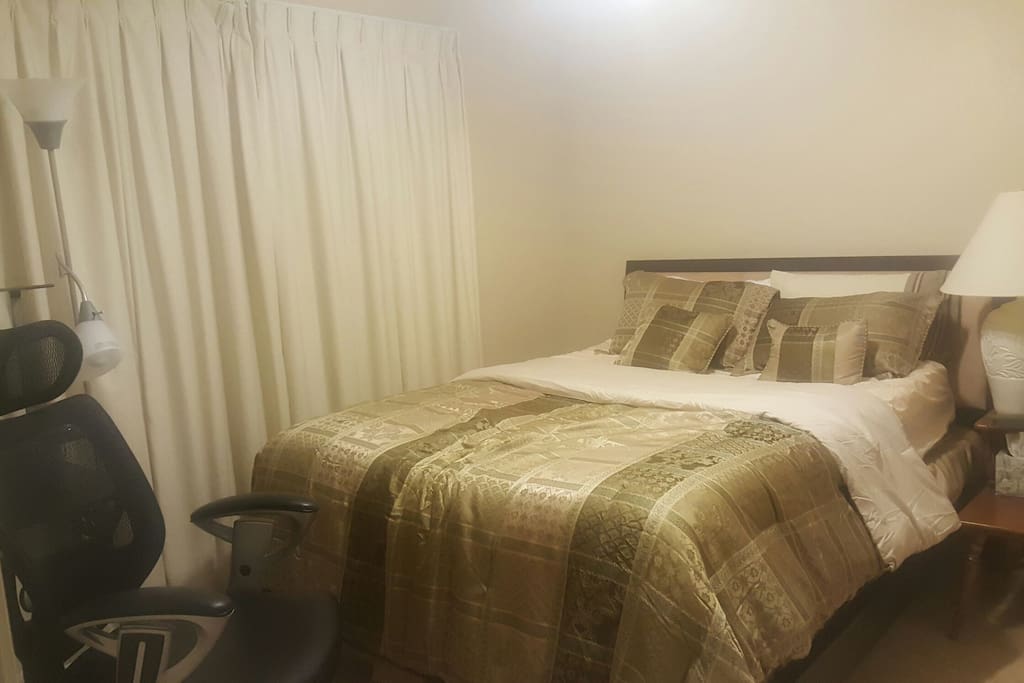 Guest bedroom