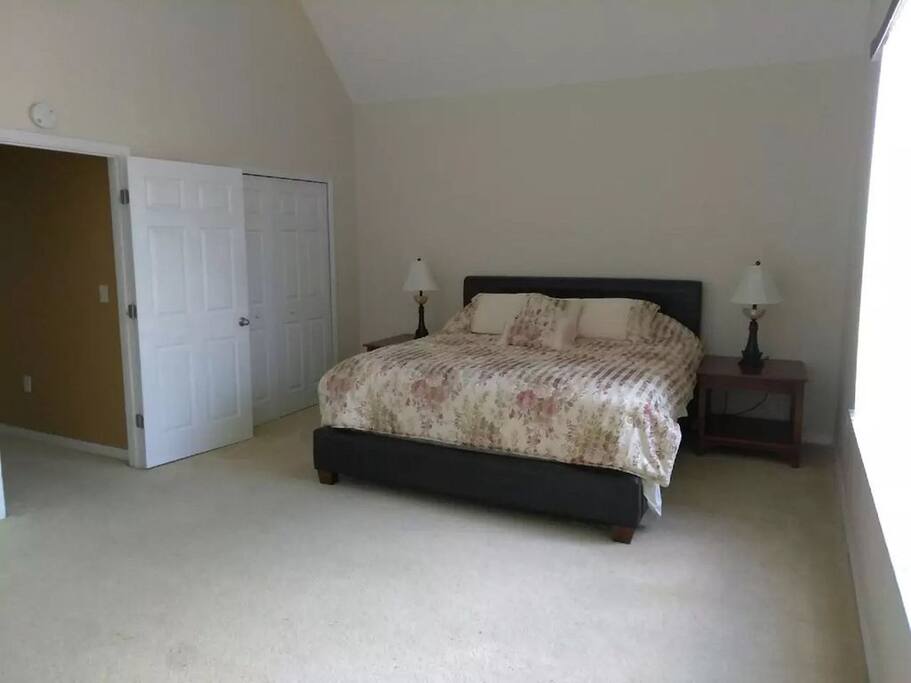 Master king bedroom