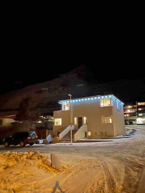 Hvönn- Private luxury Lodge with a hot tub