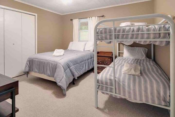 საძინებელი 1