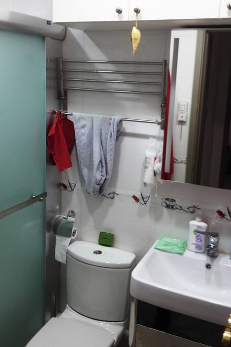Powerful shower, always hot water